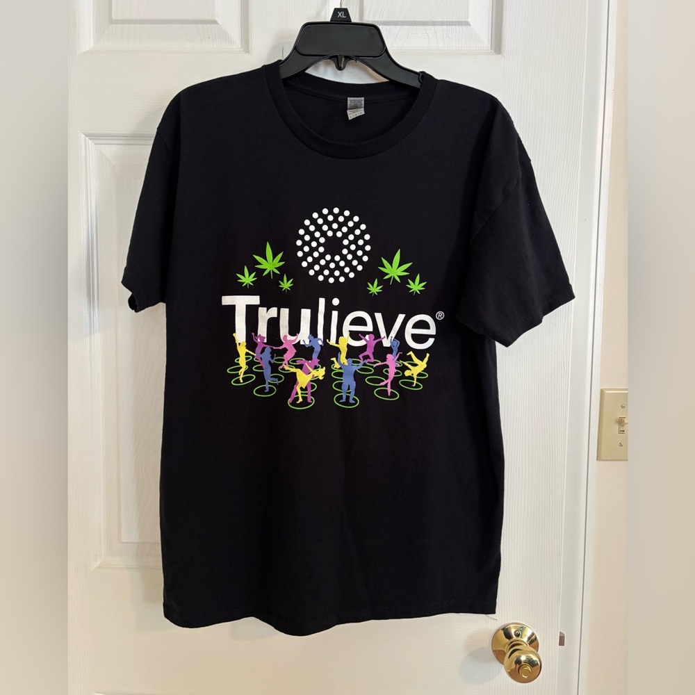 Gildan Black T-Shirt
